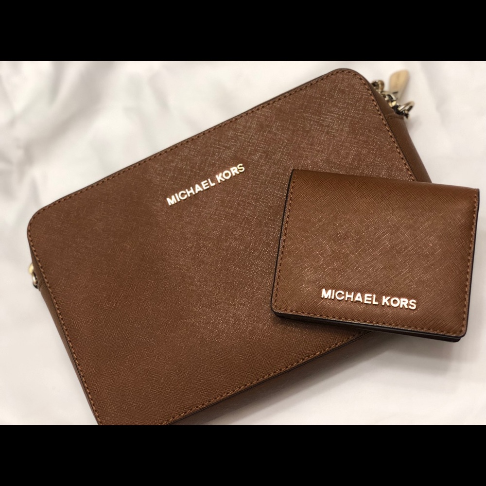 MICHAEL KORS CROSSBODY
